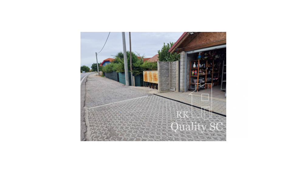 Okres Senec - obec Veľký Biel - NA PREDAJ  Obchodný priestor ideálny na podnikanie, vedľa hlavnej cesty na takmer 12á pozemku