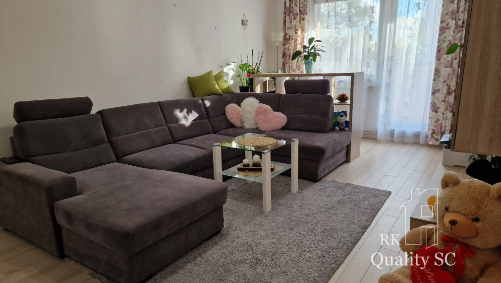 SENEC - NA PREDAJ prerobený 3 izbový byt na Kalinčiakovej ulici s vlastným kúrením – v Senci