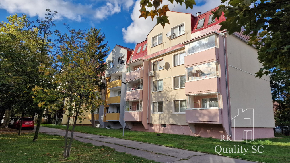SENEC - NA PREDAJ prerobený 3 izbový byt na Kalinčiakovej ulici s vlastným kotlom – v Senci