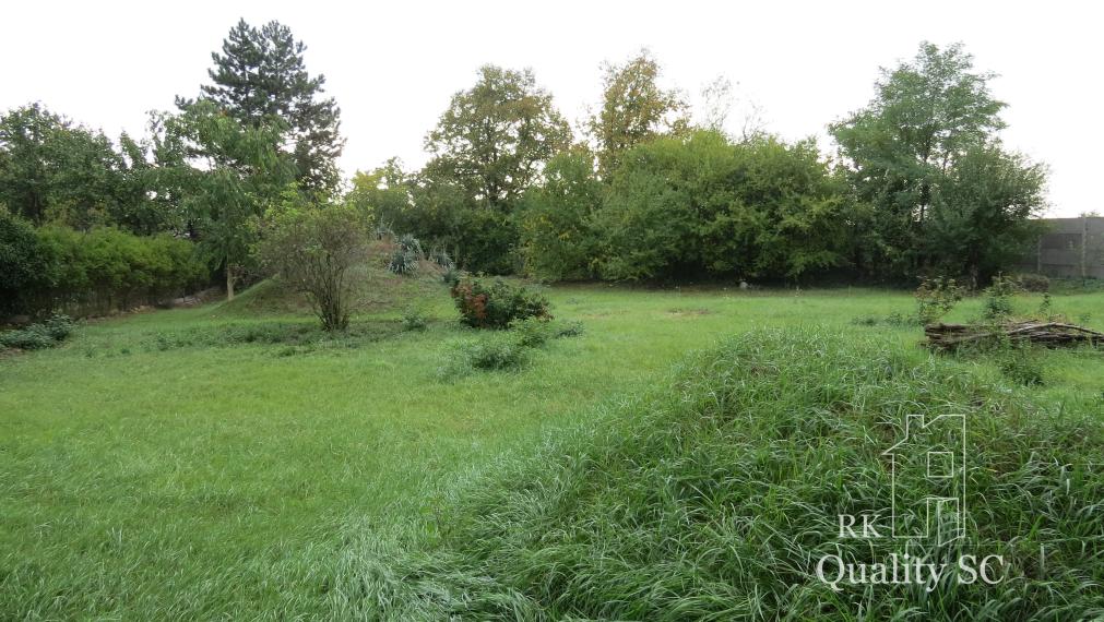 NOVÁ CENA - okr. SENEC - KRÁĽOVÁ PRI SENCI – NA PREDAJ – PRE NÁROČNÝCH rozostavaný rodinný dom v centre obce s veľkým pozemkom vyše 23á