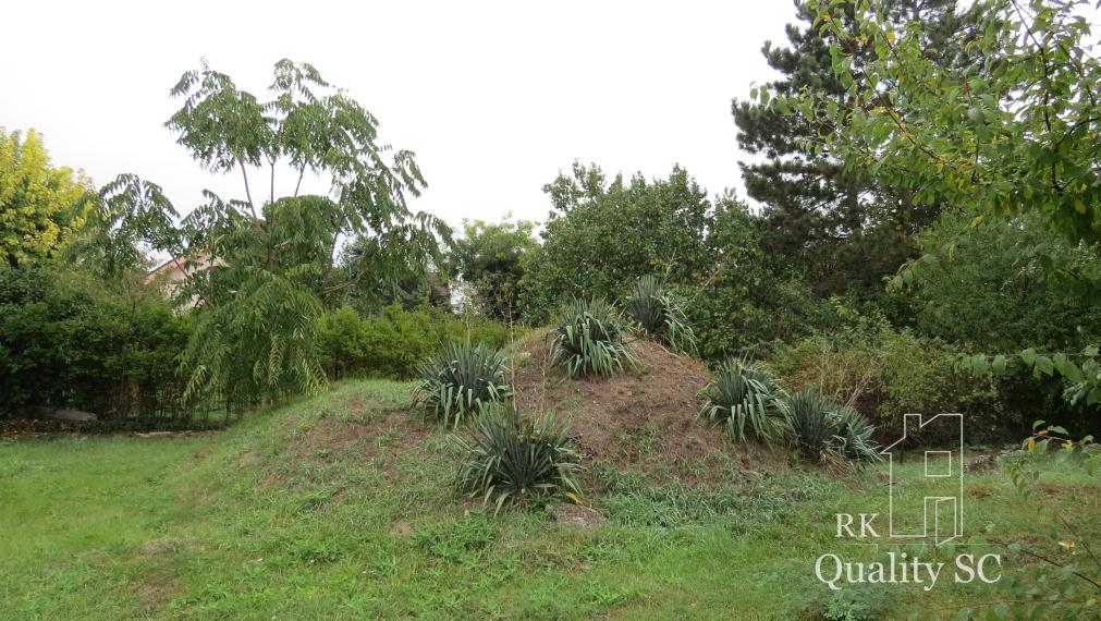 NOVÁ CENA - okr. SENEC - KRÁĽOVÁ PRI SENCI – NA PREDAJ – PRE NÁROČNÝCH rozostavaný rodinný dom v centre obce s veľkým pozemkom vyše 23á