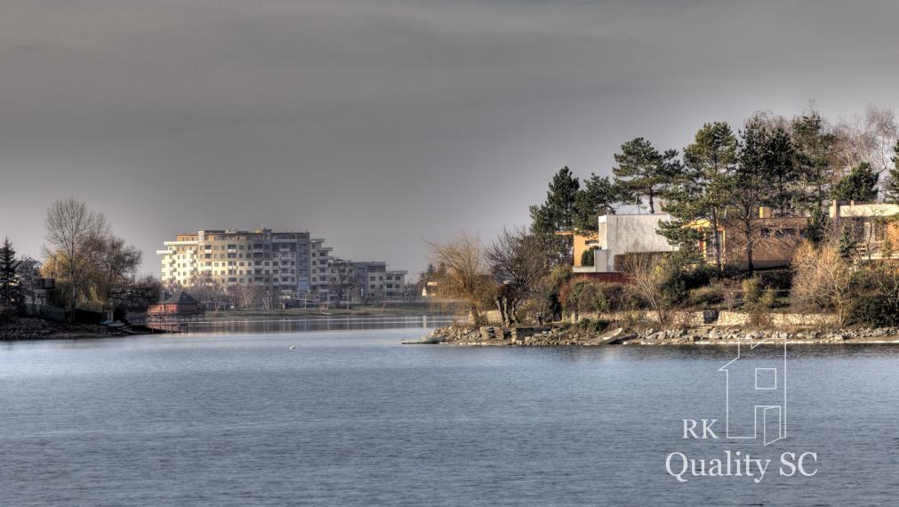 SENEC - NA PREDAJ EXKLUZÍVNE iba u nás, v objekte ORBIS - zaujímavý 3 izbový byt s balkónom a výhľadom na Slnečné jazerá v Senci