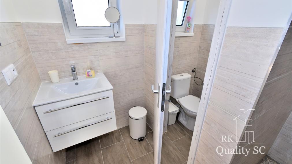 ZIMNÁ CENA 189.900,- SENEC – SLNEČNÉ JAZERÁ JUH – NA PREDAJ - romantická rekreačná chata po rekonštrukcii s prístupom na pláž