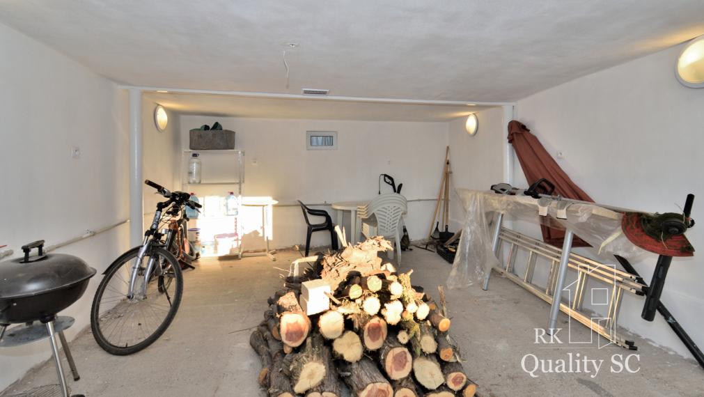 ZIMNÁ CENA 189.900,- SENEC – SLNEČNÉ JAZERÁ JUH – NA PREDAJ - romantická rekreačná chata po rekonštrukcii s prístupom na pláž