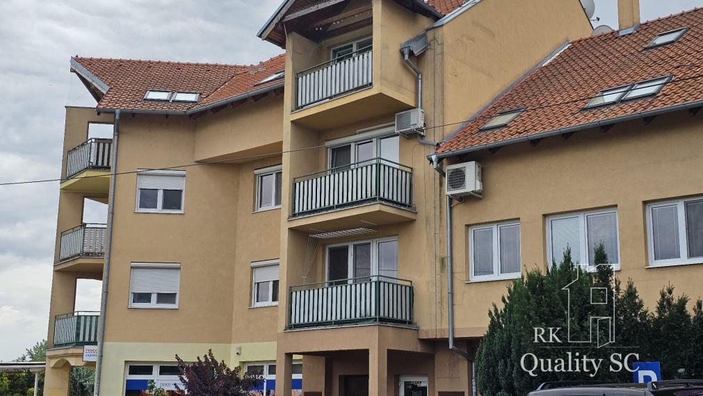 SENEC - NA PREDAJ EXKLUZÍVNE IBA U NÁS zariadený 3 izbový byt s vlastným kotlom - mezonet v blízkosti centra - Kysucká ulica v Senci