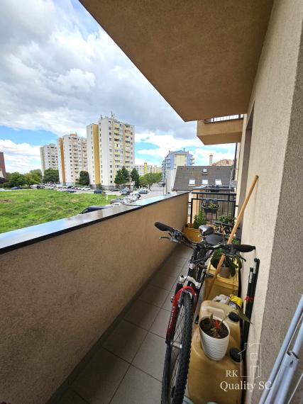 REZERVOVANÉ - SENEC - NA PREDAJ EXKLUZÍVNE IBA U NÁS - 2 izbový byt v centre mesta na Nám. 1. mája v Senci