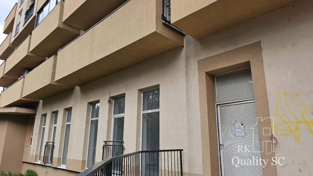 REZERVOVANÉ - SENEC - NA PREDAJ EXKLUZÍVNE IBA U NÁS - 2 izbový byt v centre mesta na Nám. 1. mája v Senci