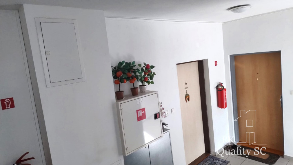 NOVÁ CENA !! SENEC – NA PREDAJ moderný veľkometrážny 2 izbový byt s loggiou bez investícií - ul. Pezinská v Senci