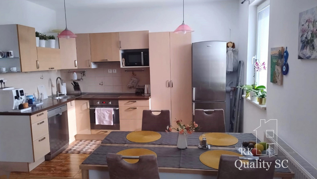 NOVÁ CENA !! SENEC – NA PREDAJ moderný veľkometrážny 2 izbový byt s loggiou bez investícií - ul. Pezinská v Senci