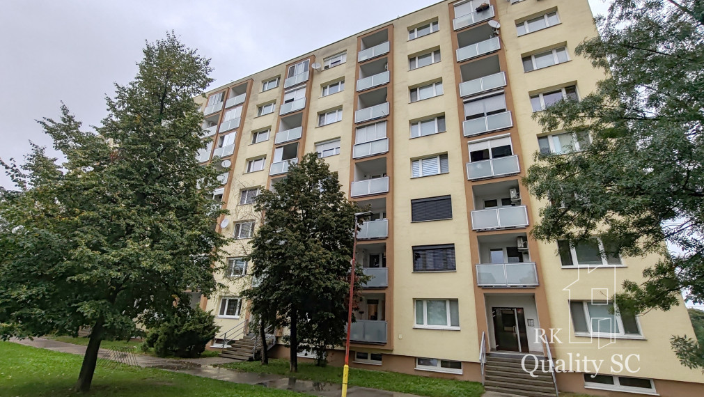 SENEC - EXKLUZÍVNE IBA U NÁS - NA PREDAJ 3 IZBOVÝ BYT V CENTRE MESTA - ul. Hurbanova