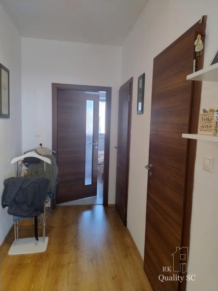 SENEC – NA PREDAJ moderný veľkometrážny 2 izbový byt s loggiou bez investícií - ul. Pezinská v Senci