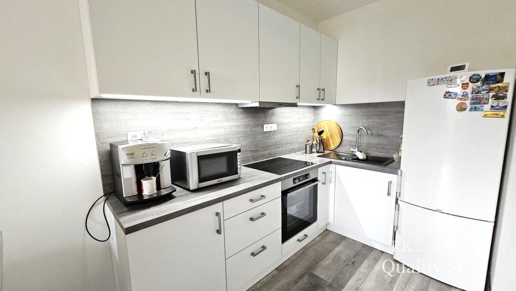 SENEC - NA PREDAJ EXKLUZÍVNE IBA U NÁS - 2 izbový byt v centre mesta na Nám. 1. mája v Senci