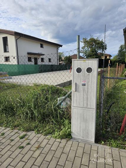 Okres Senec - BERNOLÁKOVO - NA PREDAJ stavebný pozemok so základovou doskou, projektom a stavebným povolením
