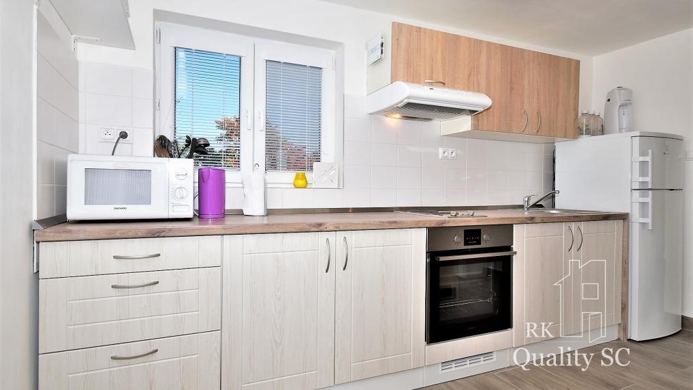 ZIMNÁ CENA 189.900,- SENEC – SLNEČNÉ JAZERÁ JUH – NA PREDAJ - romantická rekreačná chata po rekonštrukcii s prístupom na pláž