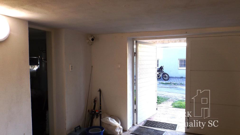 ZIMNÁ CENA 189.900,- SENEC – SLNEČNÉ JAZERÁ JUH – NA PREDAJ - romantická rekreačná chata po rekonštrukcii s prístupom na pláž