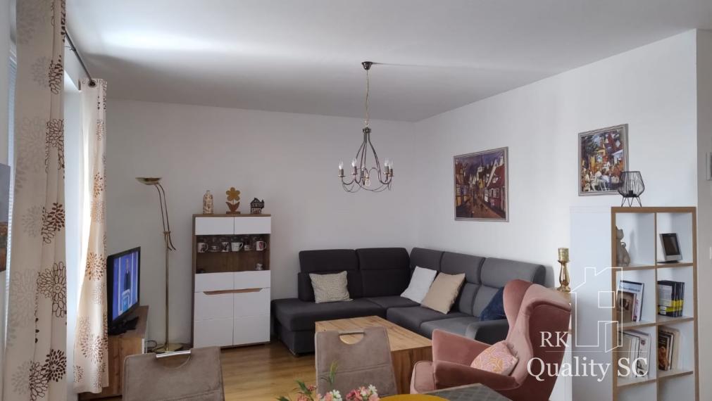 SENEC – NA PREDAJ moderný veľkometrážny 2 izbový byt s loggiou bez investícií - ul. Pezinská v Senci