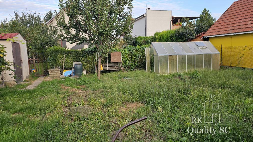 NOVÁ CENA - Okr. Senec - TUREŇ - EXKLUZÍVNE NA PREDAJ rodinný dom na 8 á pozemku s veľkometrážnymi izbami