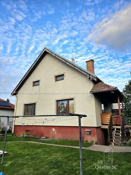 NOVÁ CENA - Okr. Senec - TUREŇ - EXKLUZÍVNE NA PREDAJ rodinný dom na 8 á pozemku s veľkometrážnymi izbami