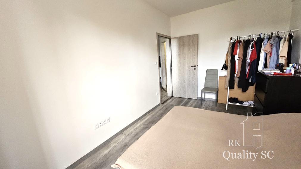 SENEC - NA PREDAJ EXKLUZÍVNE IBA U NÁS - 2 izbový byt v centre mesta na Nám. 1. mája v Senci