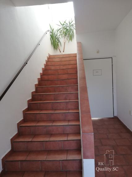 NA PREDAJ – polyfunkčný objekt v úplnom centre mesta Senec - obchodný priestor na prízemí a kancelárie na poschodí - pri pešej zóne