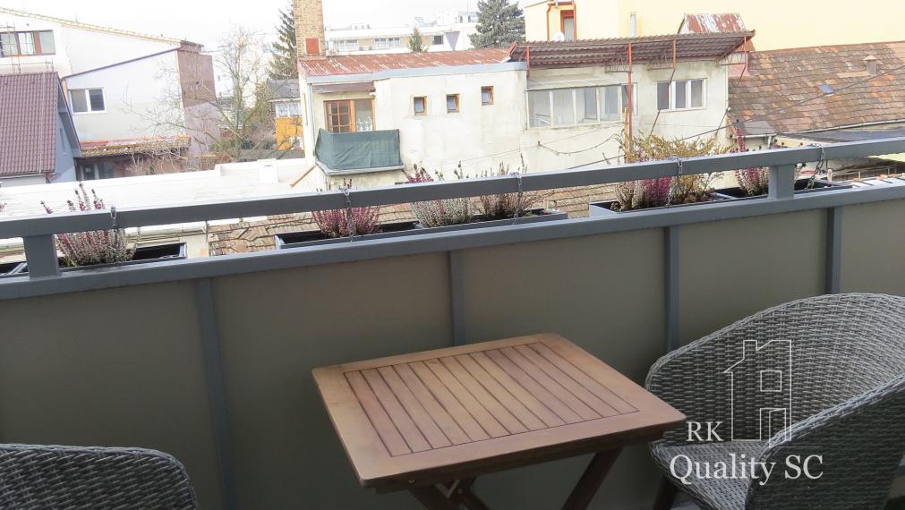 SENEC – NA PRENÁJOM - exkluzívny 3 izbový byt v novostavbe v úplnom centre mesta s parkovaním - pri pešej zóne