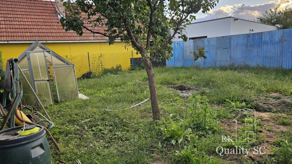 NOVÁ CENA - Okr. Senec - TUREŇ - EXKLUZÍVNE NA PREDAJ rodinný dom na 8 á pozemku s veľkometrážnymi izbami