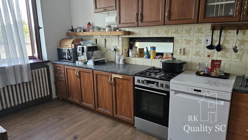 NOVÁ CENA - Okr. Senec - TUREŇ - EXKLUZÍVNE NA PREDAJ rodinný dom na 8 á pozemku s veľkometrážnymi izbami