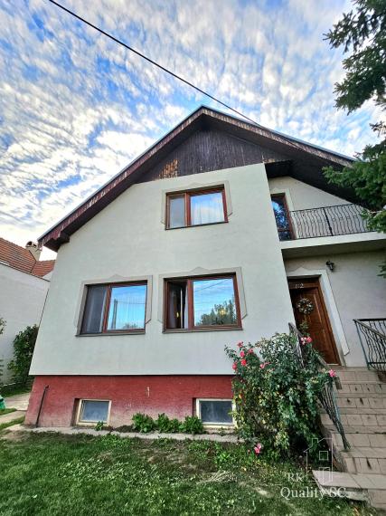 NOVÁ CENA - Okr. Senec - TUREŇ - EXKLUZÍVNE NA PREDAJ rodinný dom na 8 á pozemku s veľkometrážnymi izbami