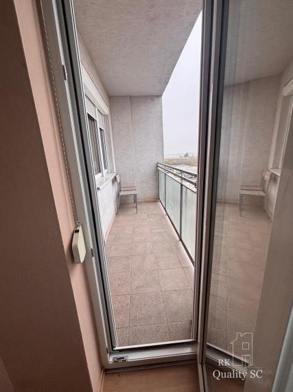 SENEC - NA PREDAJ 2 izbový byt s vlastným parkovaním, pri Striebornom jazere - ul. Zemplínska v Senci