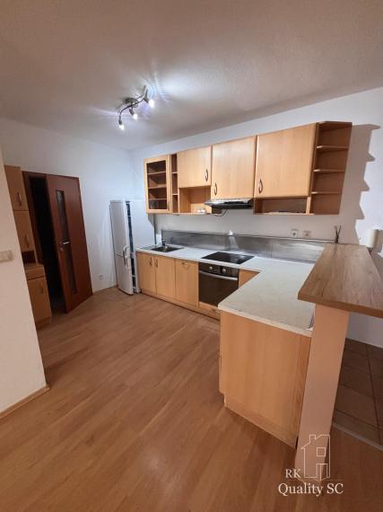 SENEC - NA PREDAJ 2 izbový byt s vlastným parkovaním, pri Striebornom jazere - ul. Zemplínska v Senci