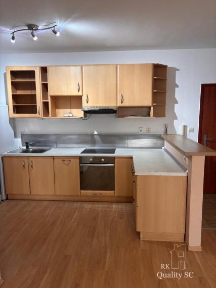 SENEC - NA PREDAJ 2 izbový byt s vlastným parkovaním, pri Striebornom jazere - ul. Zemplínska v Senci