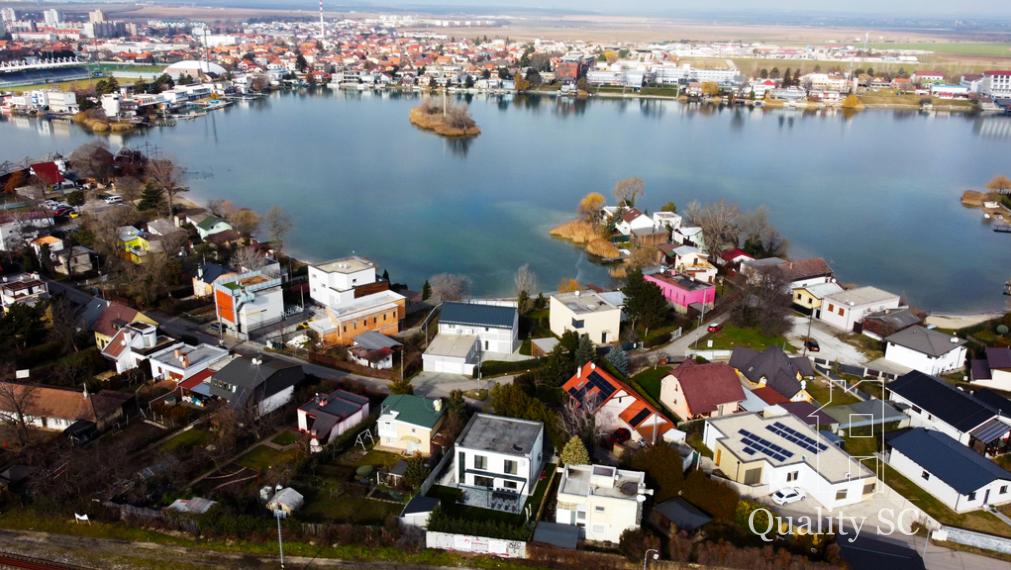 NOVÁ CENA - SENEC SLNEČNÉ JAZERÁ JUH – NA PREDAJ – novostavba rekreačný dom – chata PRE NÁROČNÝCH aj na trvalé bývanie