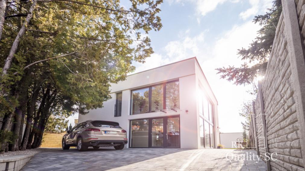 NOVÁ CENA - SENEC SLNEČNÉ JAZERÁ JUH – NA PREDAJ – novostavba rekreačný dom – chata PRE NÁROČNÝCH aj na trvalé bývanie