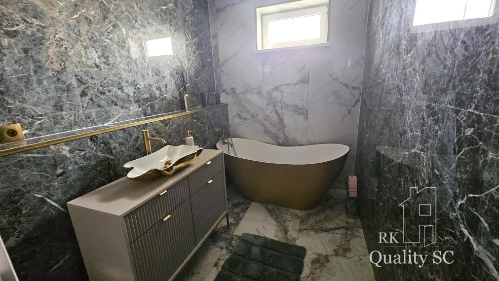 Okr. SENEC - Hrubá Borša Green Resort - NA PREDAJ kompletne zariadený rodinný dom - 3 izbová novostavba typu bungalov