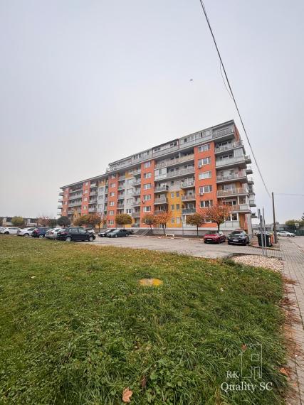 SENEC - NA PREDAJ 2 izbový byt s vlastným parkovaním, pri Striebornom jazere - ul. Zemplínska v Senci