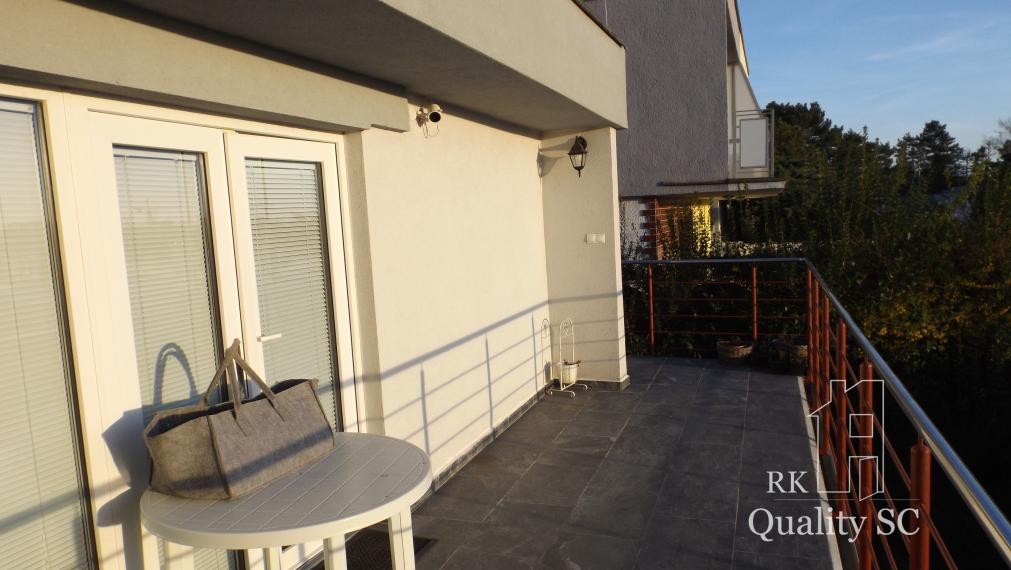 ZIMNÁ CENA 189.900,- SENEC – SLNEČNÉ JAZERÁ JUH – NA PREDAJ - romantická rekreačná chata po rekonštrukcii s prístupom na pláž