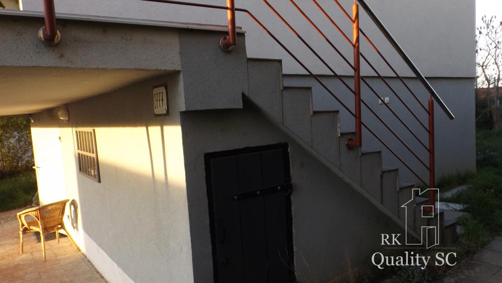 ZIMNÁ CENA 189.900,- SENEC – SLNEČNÉ JAZERÁ JUH – NA PREDAJ - romantická rekreačná chata po rekonštrukcii s prístupom na pláž