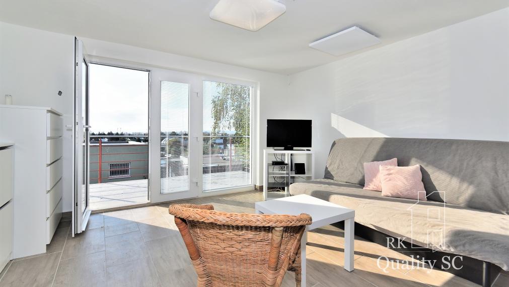 ZIMNÁ CENA 189.900,- SENEC – SLNEČNÉ JAZERÁ JUH – NA PREDAJ - romantická rekreačná chata po rekonštrukcii s prístupom na pláž