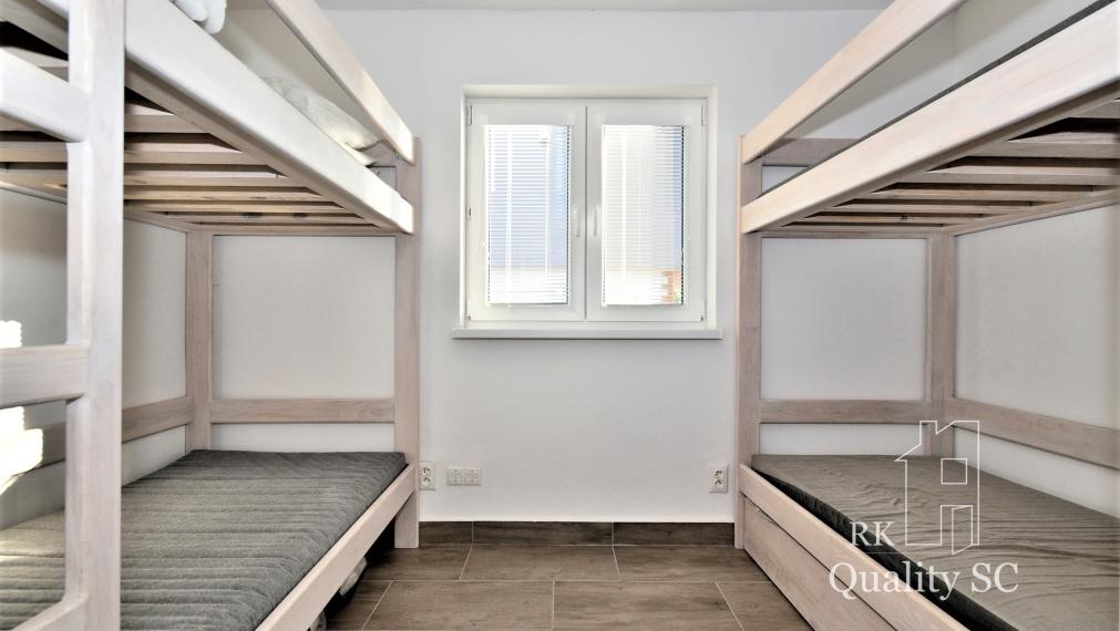 ZIMNÁ CENA 189.900,- SENEC – SLNEČNÉ JAZERÁ JUH – NA PREDAJ - romantická rekreačná chata po rekonštrukcii s prístupom na pláž