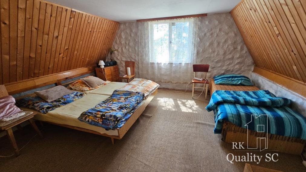 NOVÁ CENA !! Kysuce - Obec Klokočov časť Vrchpredmier - EXKLUZÍVNE NA PREDAJ 3 izbová murovaná rekreačná chata v lone prírody