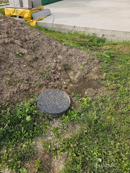 Okres Senec - BERNOLÁKOVO - NA PREDAJ stavebný pozemok so základovou doskou, projektom a stavebným povolením