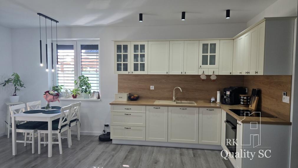 okr. Senec - MILOSLAVOV - NA PREDAJ 3 izbový byt v rodinnom dome so záhradou na skok od Bratislavy