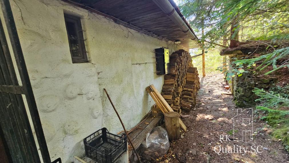 NOVÁ CENA !! Kysuce - Obec Klokočov časť Vrchpredmier - EXKLUZÍVNE NA PREDAJ 3 izbová murovaná rekreačná chata v lone prírody