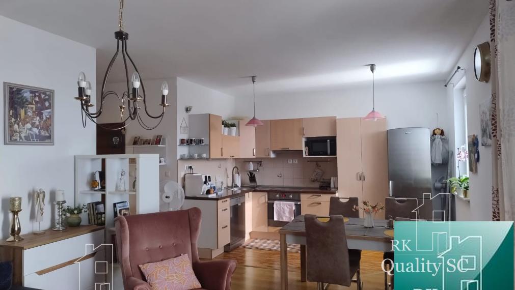 NOVÁ CENA !! SENEC – NA PREDAJ moderný veľkometrážny 2 izbový byt s loggiou bez investícií - ul. Pezinská v Senci