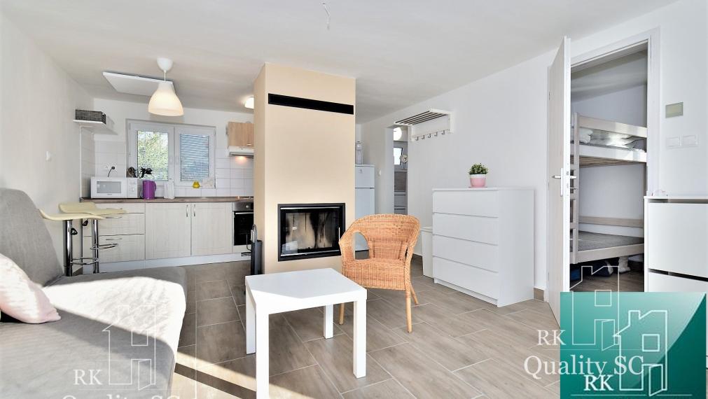 ZIMNÁ CENA 189.900,- SENEC – SLNEČNÉ JAZERÁ JUH – NA PREDAJ - romantická rekreačná chata s výhodami domu po rekonštrukcii s prístupom na pláž