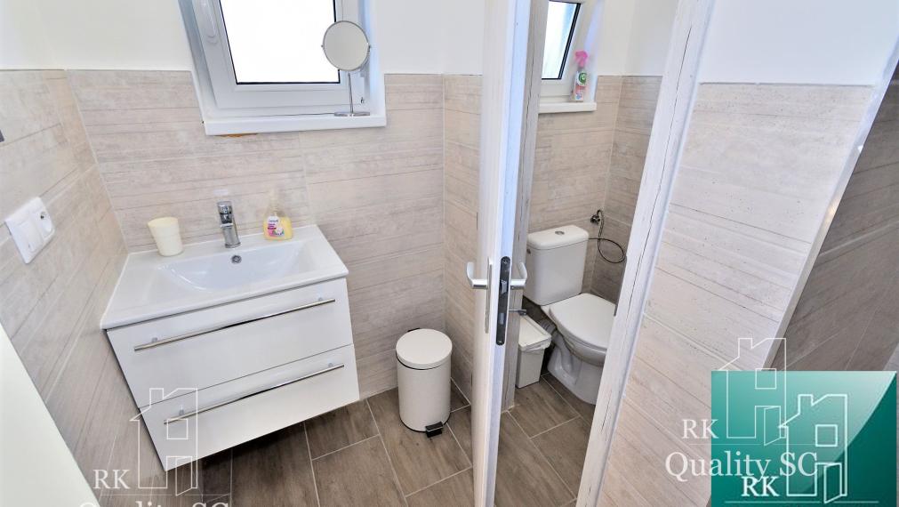 ZIMNÁ CENA 189.900,- SENEC – SLNEČNÉ JAZERÁ JUH – NA PREDAJ - romantická rekreačná chata s výhodami domu po rekonštrukcii s prístupom na pláž