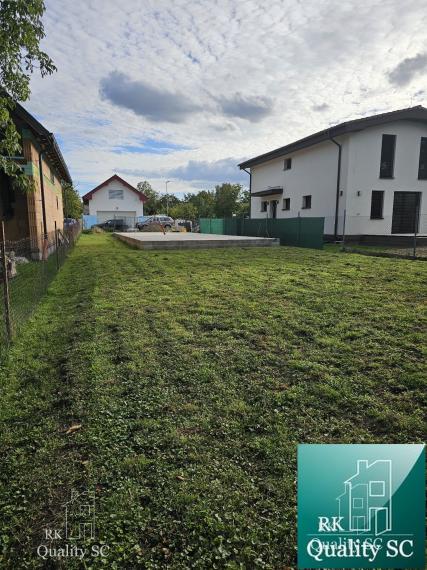 Okres Senec - BERNOLÁKOVO - NA PREDAJ stavebný pozemok so základovou doskou, projektom a stavebným povolením
