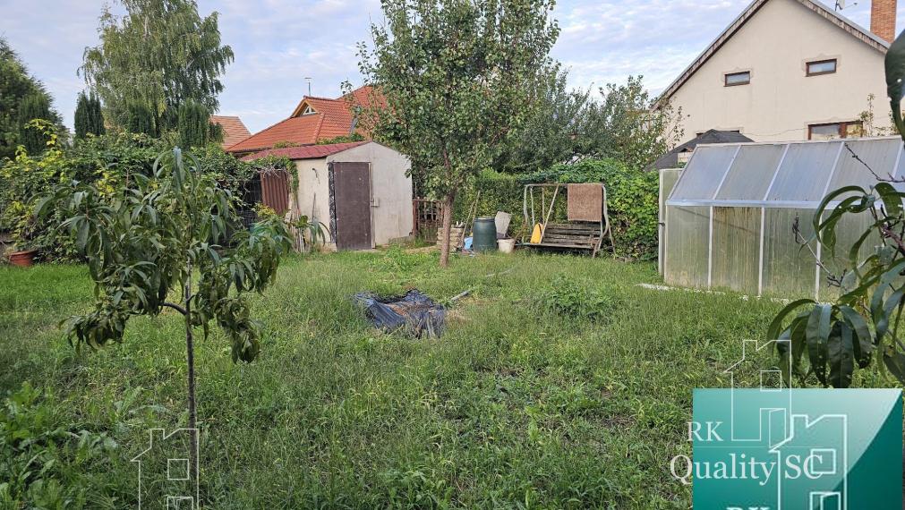 NOVÁ CENA - Okr. Senec - TUREŇ - EXKLUZÍVNE NA PREDAJ rodinný dom na 8 á pozemku s veľkometrážnymi izbami