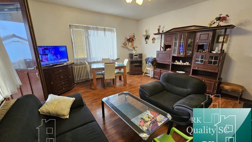 NOVÁ CENA - Okr. Senec - TUREŇ - EXKLUZÍVNE NA PREDAJ rodinný dom na 8 á pozemku s veľkometrážnymi izbami