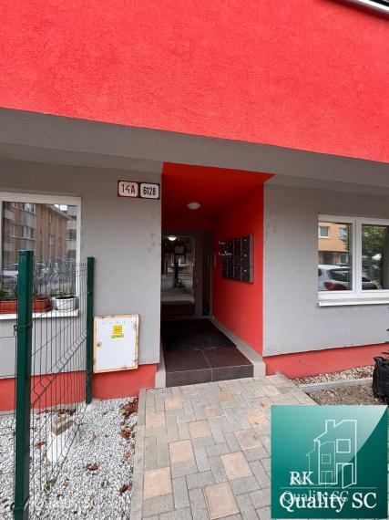 SENEC - EXKLUZÍVNE NA PREDAJ 3 izbový byt s vlastným kúrením, vo vyhľadávanej lokalite pri Slnečných jazerách - Viladomy - ul. Dlhá v Senci